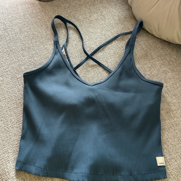 2 TWO Vuori Sports Bras - Picture 2 of 5